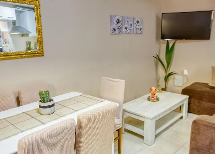 Aelia Apartment, New Port