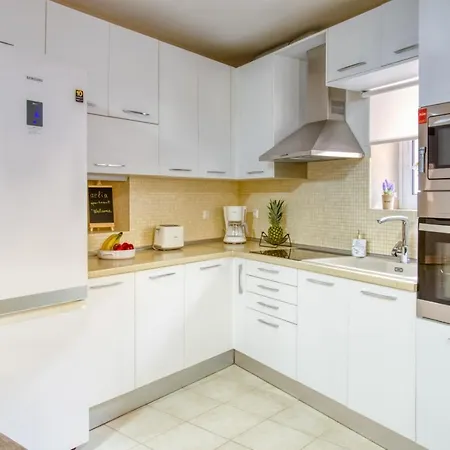 شقة Aelia Apartment, New Port *