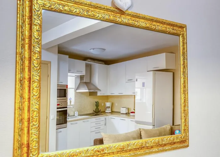 Aelia Apartment, New Port Apartamento *