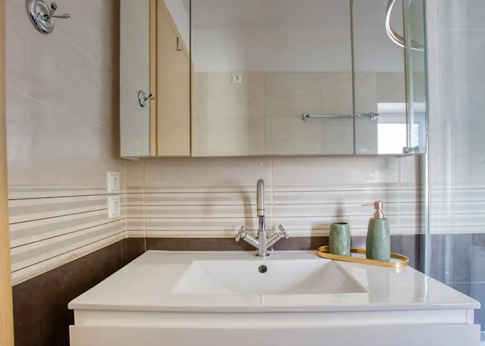 Aelia Apartment, New Port *