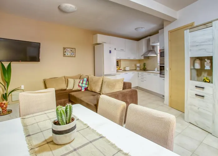 Apartamento Aelia Apartment, New Port Mantouki