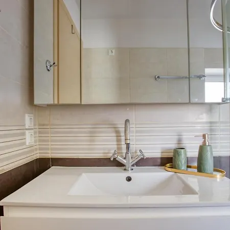 Aelia Apartment, New Port *