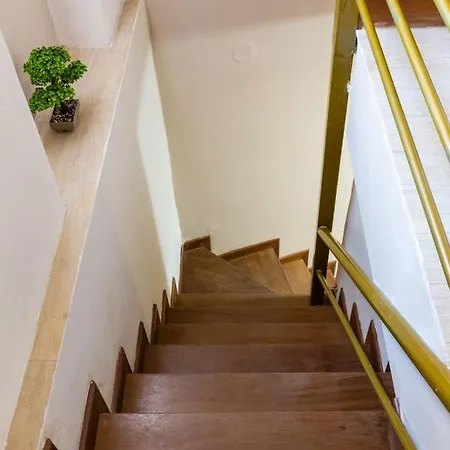 Aelia Apartment, New Port * Mantouki