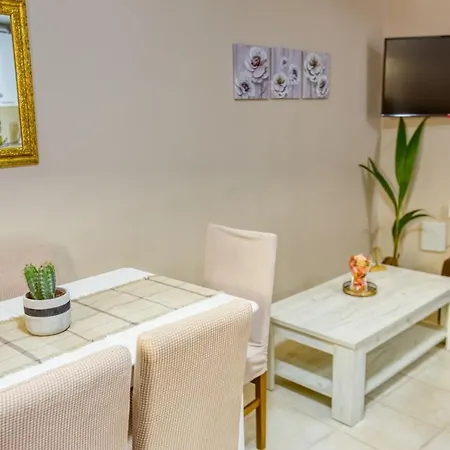 Aelia Apartment, New Port